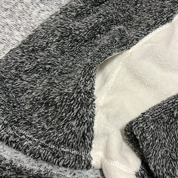 Jason Maxwell nice zippered sweater size is XL. π - Picture 9 of 14